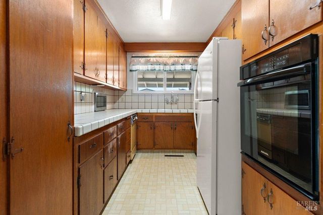 2560 Fraser Ct, Pinole, CA 94564