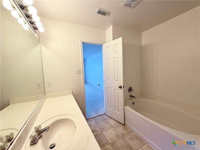 2051 Club Crossing, New Braunfels, TX 78130