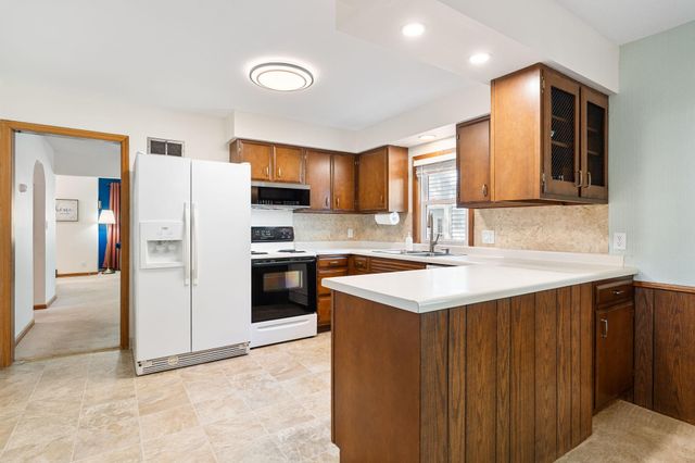 902 11th Avenue SW, Austin, MN 55912
