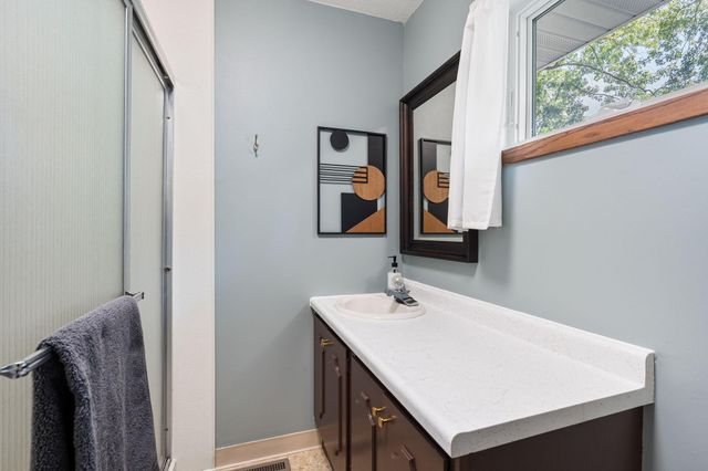 902 11th Avenue SW, Austin, MN 55912