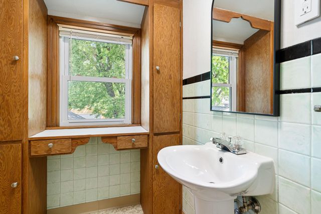 902 11th Avenue SW, Austin, MN 55912