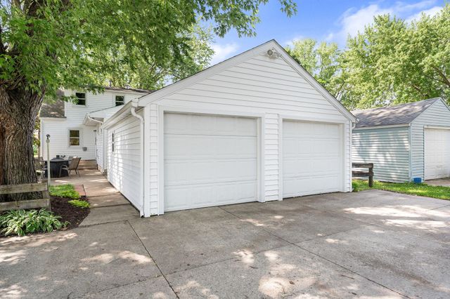 902 11th Avenue SW, Austin, MN 55912