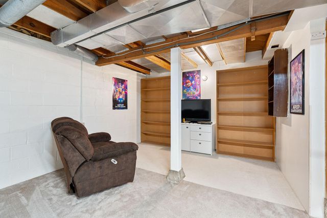 902 11th Avenue SW, Austin, MN 55912
