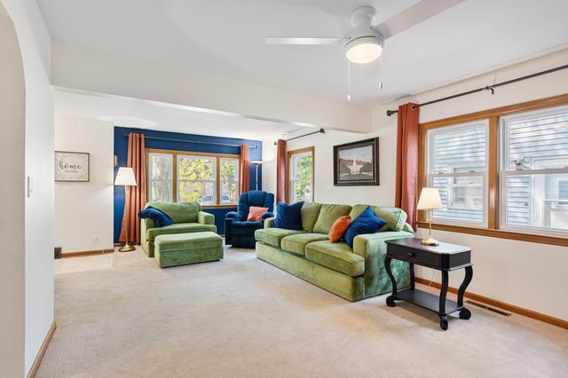 902 11th Avenue SW, Austin, MN 55912