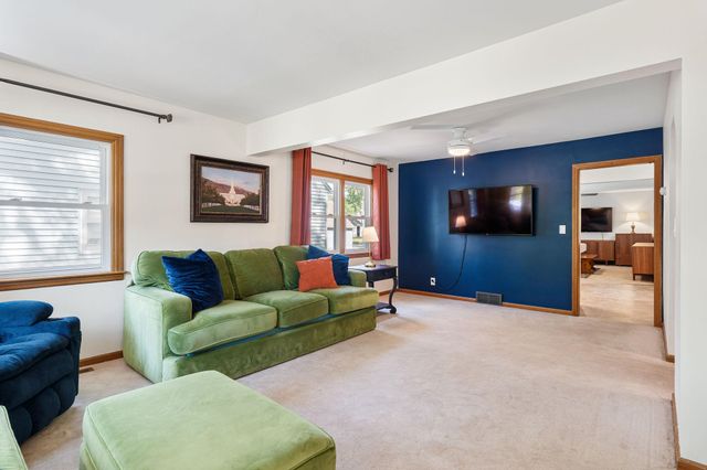 902 11th Avenue SW, Austin, MN 55912