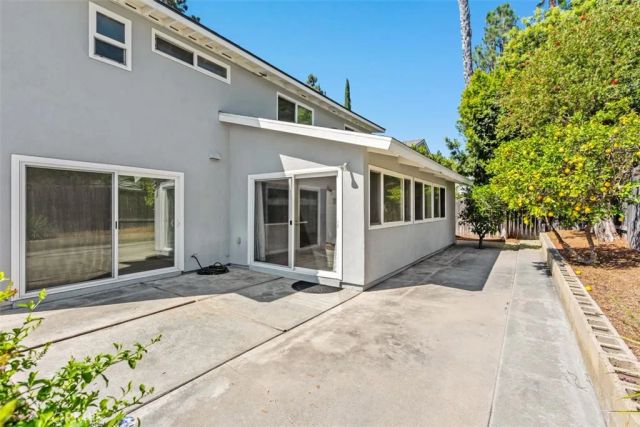 1851 Roanoke, Tustin, CA 92780