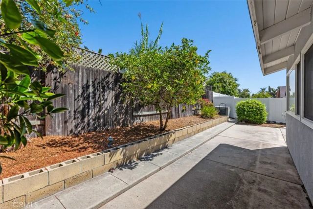 1851 Roanoke, Tustin, CA 92780