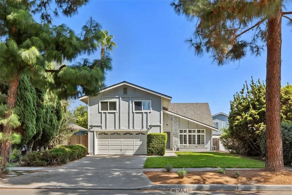 1851 Roanoke, Tustin, CA 92780