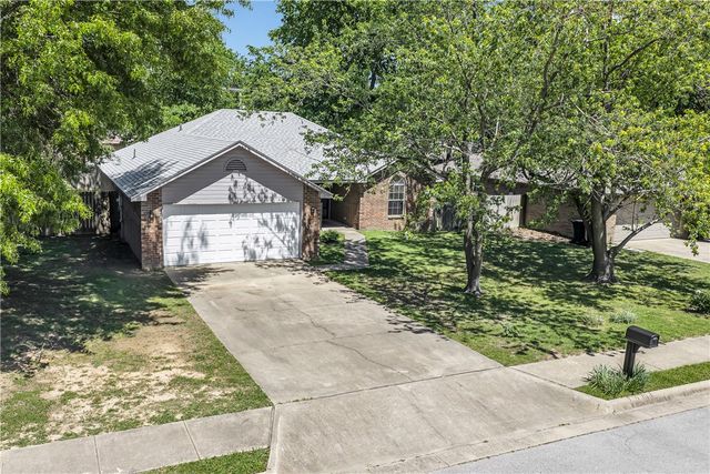1698 Heritage Drive, Springdale, AR 72762