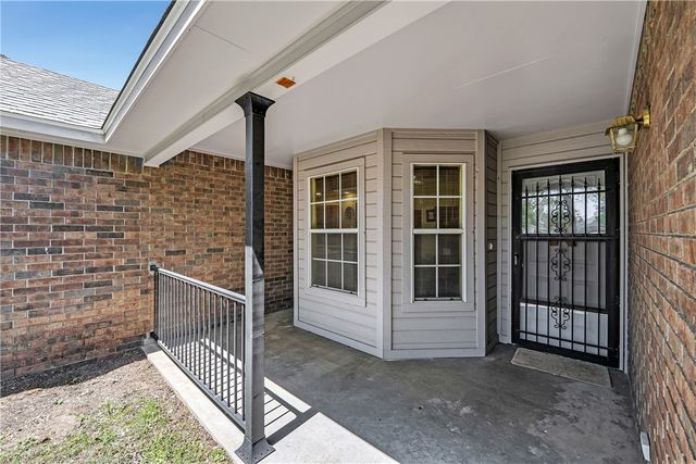 1698 Heritage Drive, Springdale, AR 72762