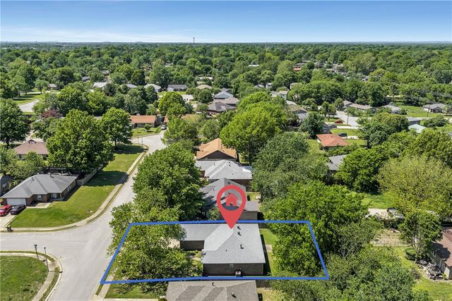 1698 Heritage Drive, Springdale, AR 72762