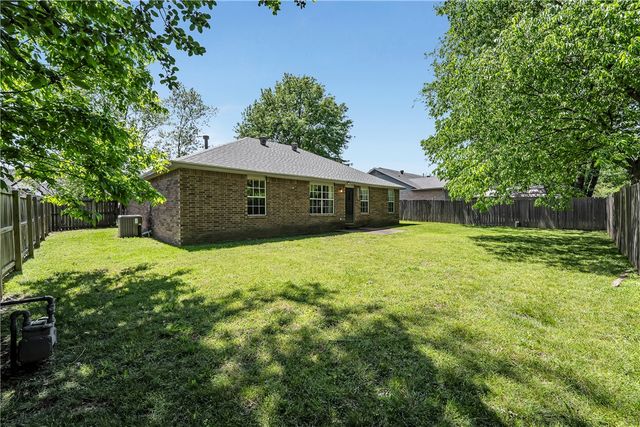 1698 Heritage Drive, Springdale, AR 72762