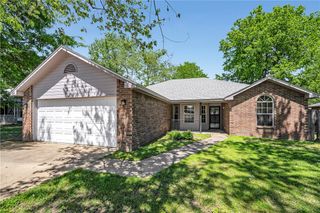 1698 Heritage Drive, Springdale, AR 72762