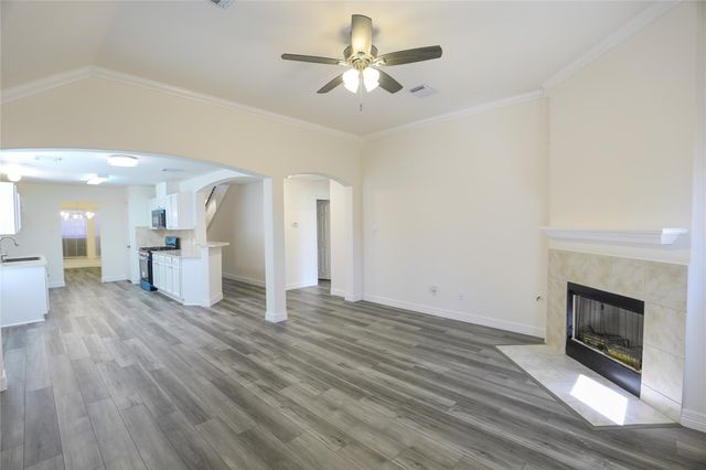 4011 Hawthorne Glen Court, Fresno, TX 77545