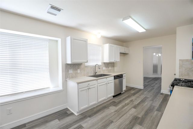 4011 Hawthorne Glen Court, Fresno, TX 77545