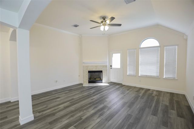 4011 Hawthorne Glen Court, Fresno, TX 77545