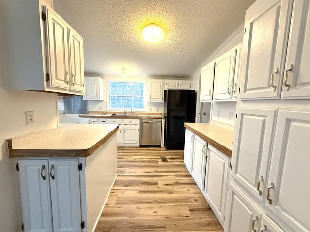 17250 Apache Trail, Howard City, MI 49329