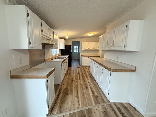 17250 Apache Trail, Howard City, MI 49329