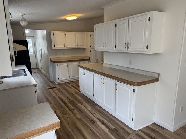 17250 Apache Trail, Howard City, MI 49329