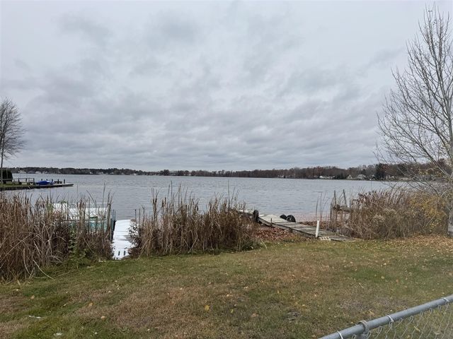 17250 Apache Trail, Howard City, MI 49329