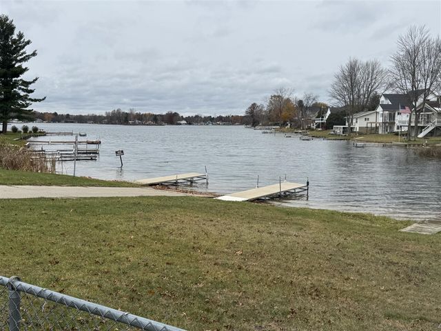 17250 Apache Trail, Howard City, MI 49329