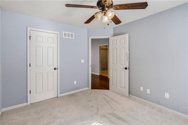 11054 Whispering Lane, Kansas City, KS 66109