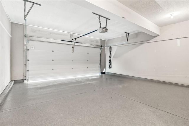 11054 Whispering Lane, Kansas City, KS 66109