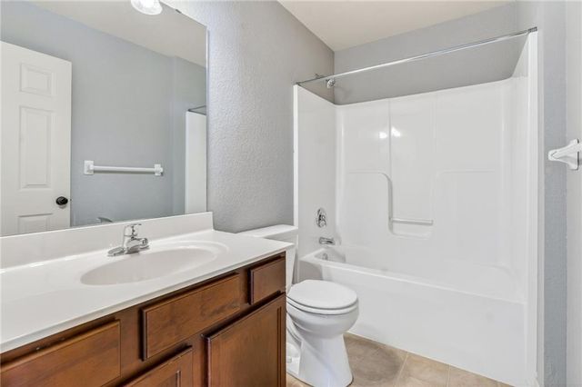 11054 Whispering Lane, Kansas City, KS 66109