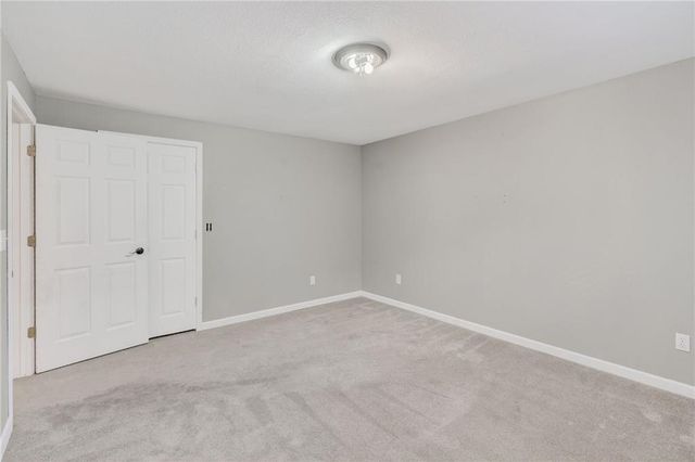 11054 Whispering Lane, Kansas City, KS 66109