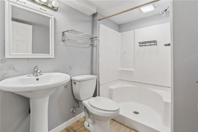 11054 Whispering Lane, Kansas City, KS 66109