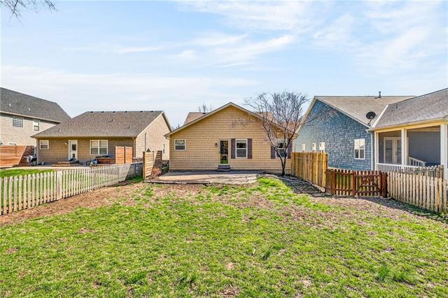 11054 Whispering Lane, Kansas City, KS 66109