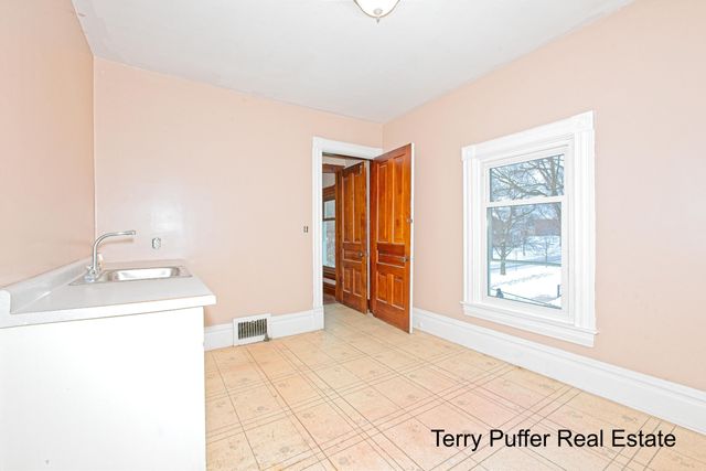 528 S Jefferson Street, Hastings, MI 49058