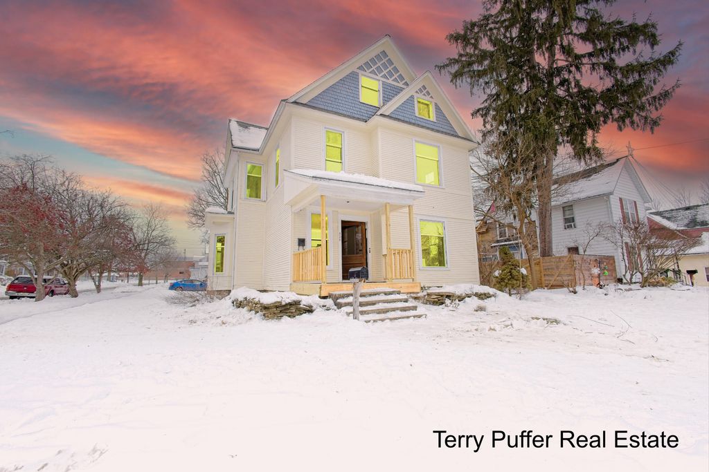 528 S Jefferson Street, Hastings, MI 49058