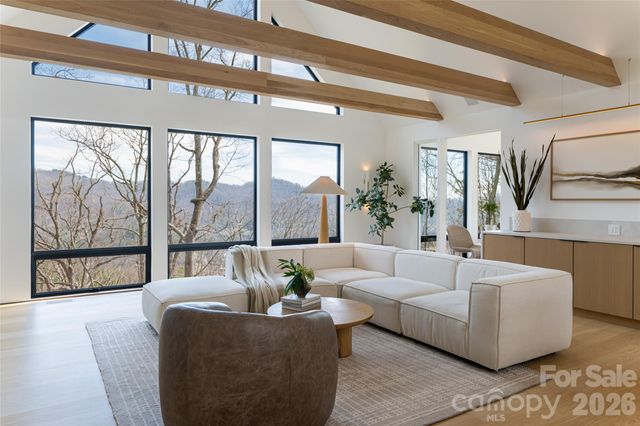 86 Rambling Ridge Road, Asheville, NC 28804