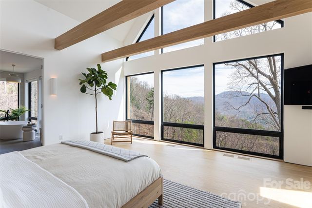 86 Rambling Ridge Road, Asheville, NC 28804
