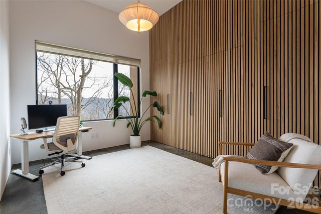 86 Rambling Ridge Road, Asheville, NC 28804