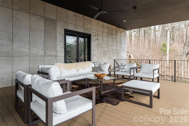 86 Rambling Ridge Road, Asheville, NC 28804