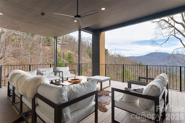 86 Rambling Ridge Road, Asheville, NC 28804