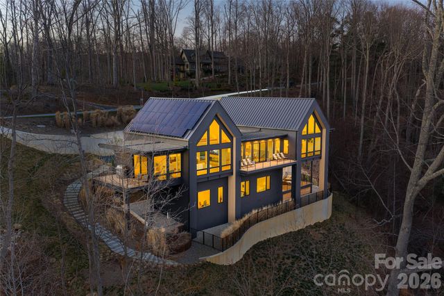 86 Rambling Ridge Road, Asheville, NC 28804