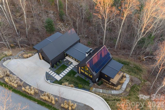86 Rambling Ridge Road, Asheville, NC 28804