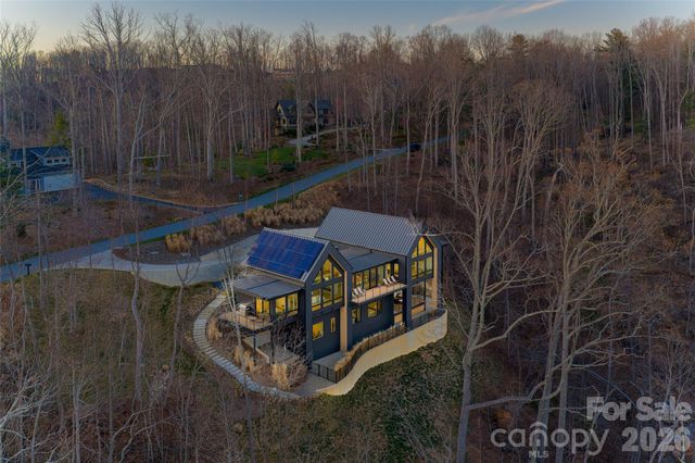 86 Rambling Ridge Road, Asheville, NC 28804
