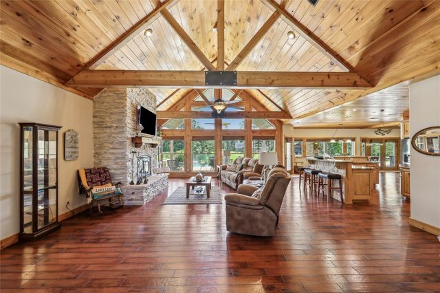 225 Mcgregor Drive, Brookeland, TX 75931