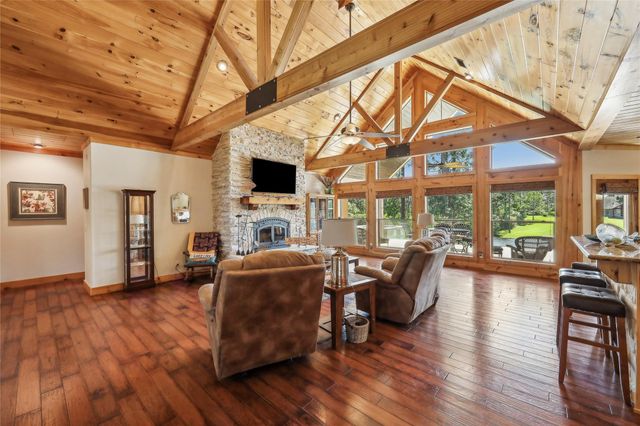 225 Mcgregor Drive, Brookeland, TX 75931