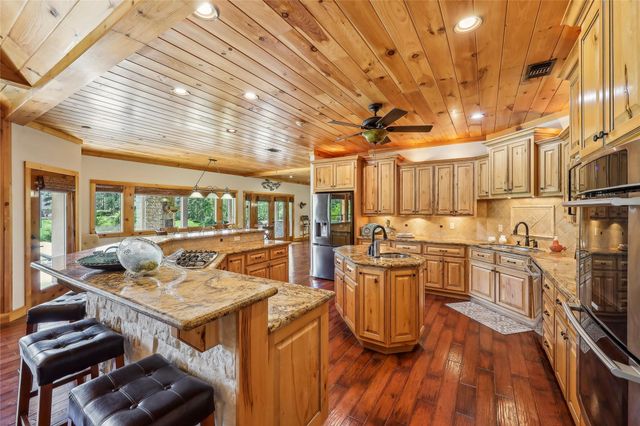 225 Mcgregor Drive, Brookeland, TX 75931