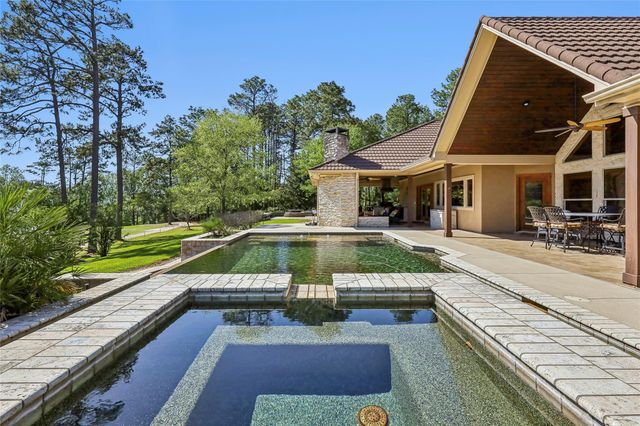 225 Mcgregor Drive, Brookeland, TX 75931