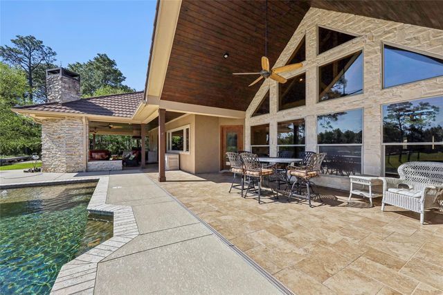 225 Mcgregor Drive, Brookeland, TX 75931