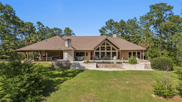 225 Mcgregor Drive, Brookeland, TX 75931