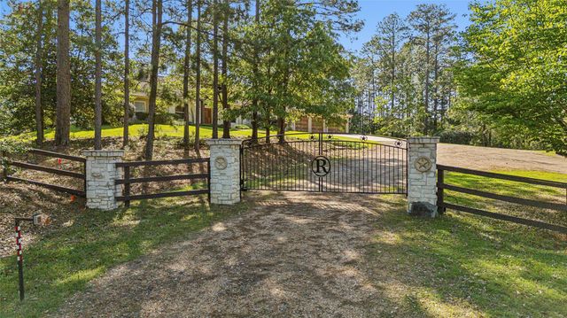 225 Mcgregor Drive, Brookeland, TX 75931