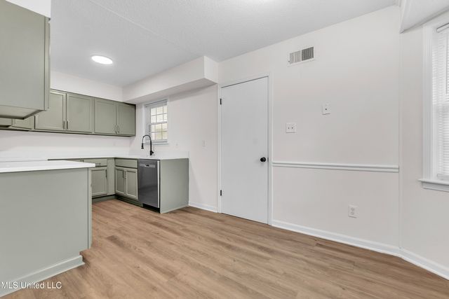 8493 Cedarbrush Drive, Southaven, MS 38671