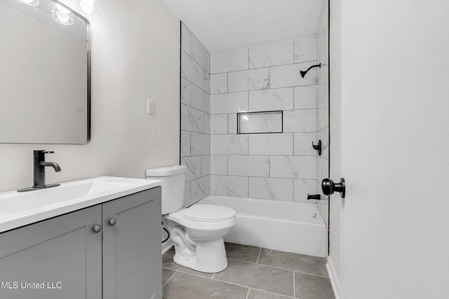 8493 Cedarbrush Drive, Southaven, MS 38671